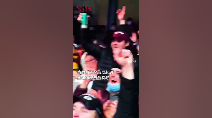 一名中国杂技演员受邀到美国高校进行杂技表演，精彩的演出震撼全场。Wonderful Chinese acrobatics