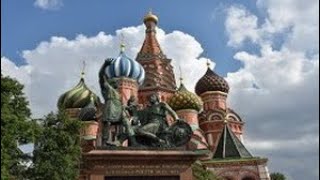 St. Basil&#39;s Cathedral, Kremlin, Red Square and Gum Department Store – Moscow