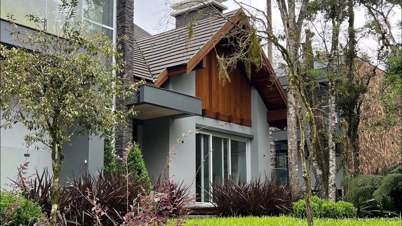 Casa Alto Padrão em Gramado/RS. Condomínio O Bosque.