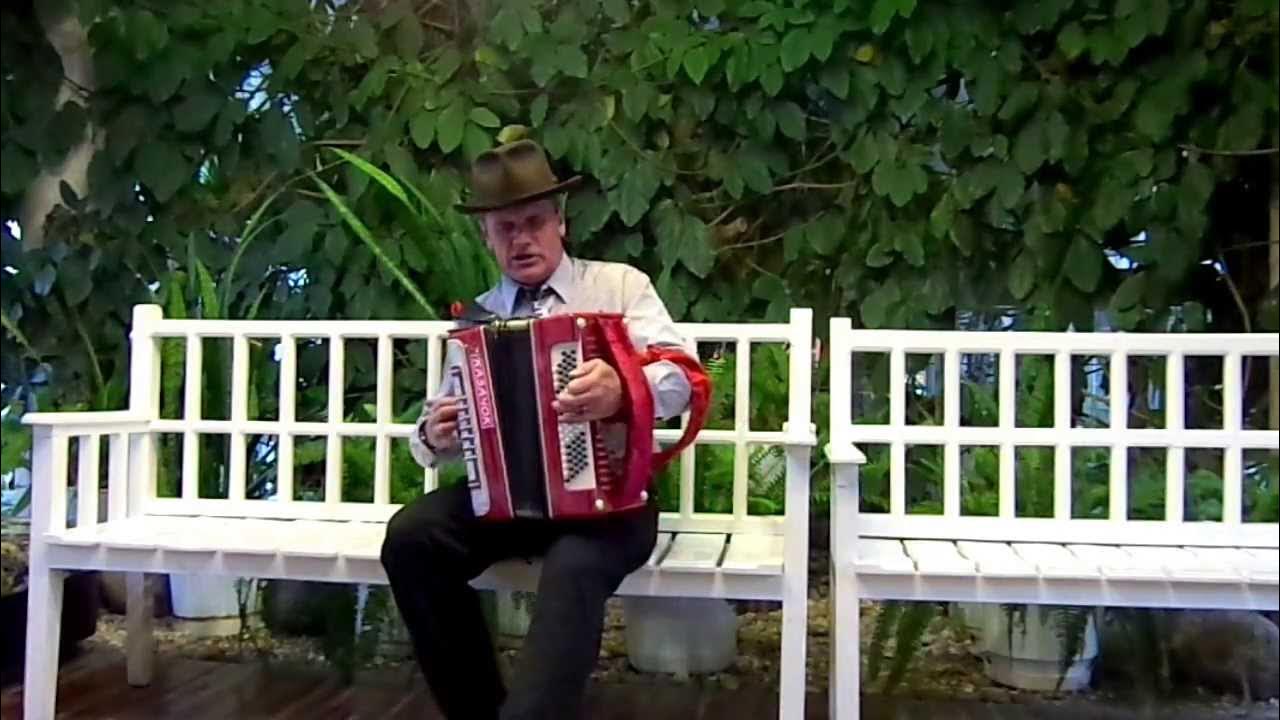 Картины запорожской сечи. Запорожский песни. Запорожский песни. Украинские казаки фото. Запорожские казаки хортица.