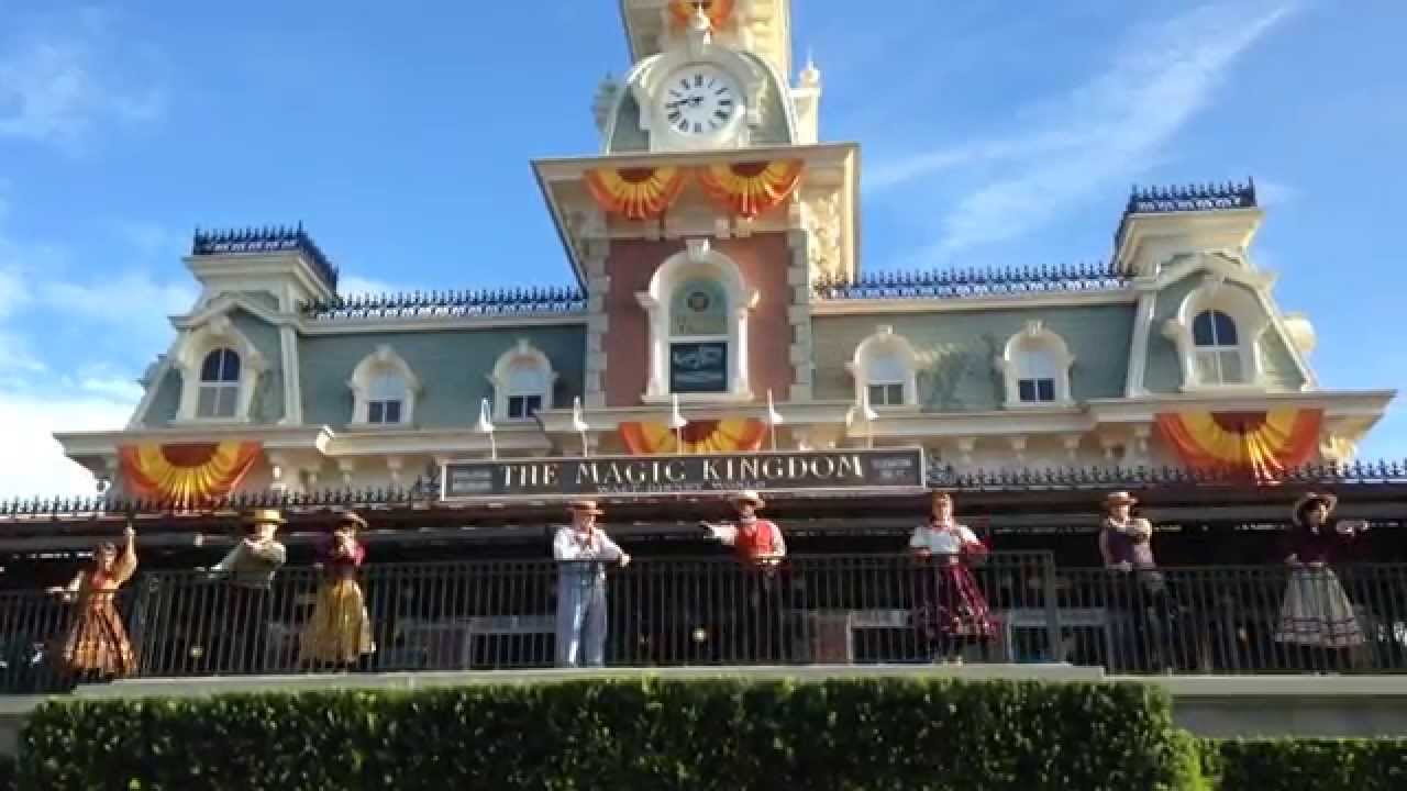 9.5.14 Magic Kingdom Welcome Show - YouTube