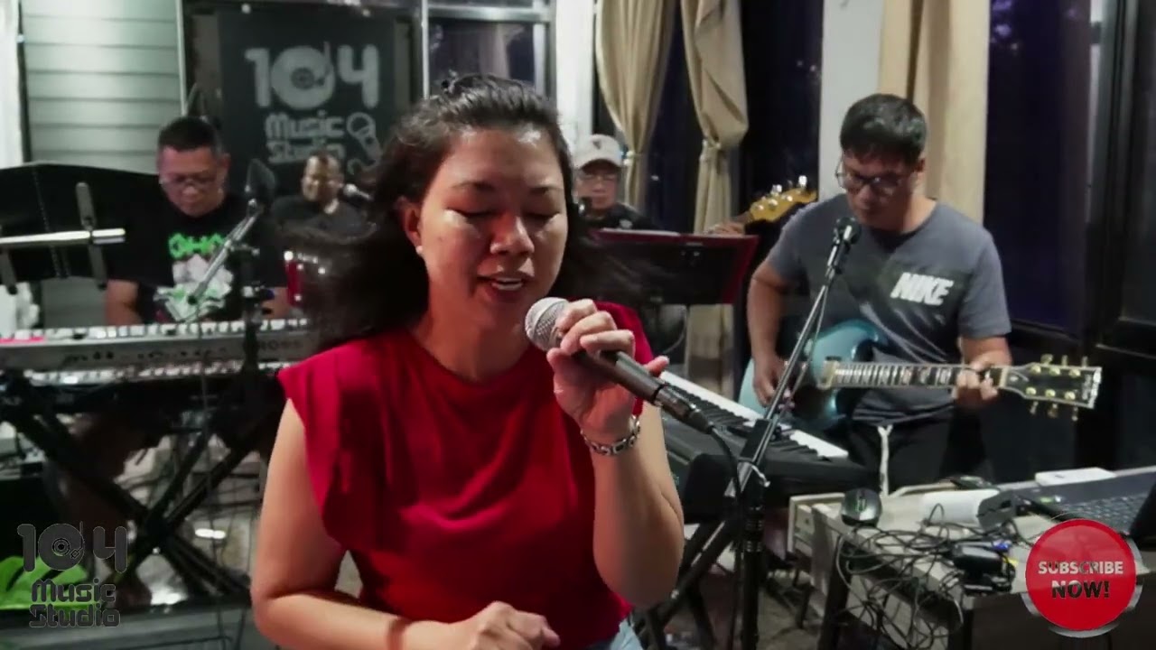 2026 02 17 18 12 20 piano in the dark