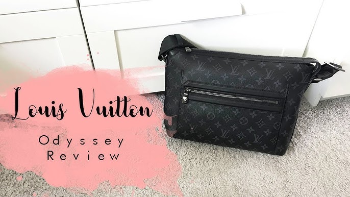 Túi đeo chéo Louis Vuitton Messenger PM Voyager hoa đen khóa gài