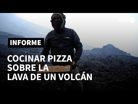 La pizza que se cocina sobre la lava de un volcán en Guatemala | AFP