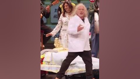 La chirigota negacionista del vasco Óscar Terol, abucheada en el Carnaval de Cádiz
