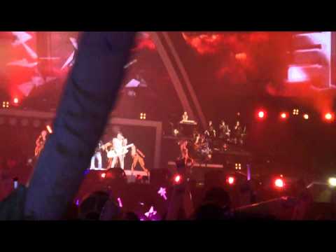 周杰倫-超時代2011高雄特別場 周杰倫 謝霆鋒 開場驚嘆號 (2)