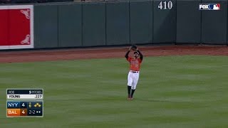 NYY@BAL: Roe retires Young to escape bases-loaded jam