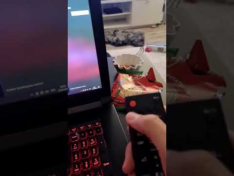 طريقة عرض شاشة اللابتوب عل شاشة التلفزيون بدون كابلات
