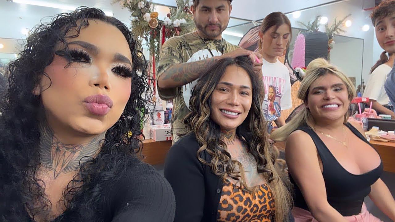 Paolita Suarez está en vivo empezamos la obra de teatro ￼