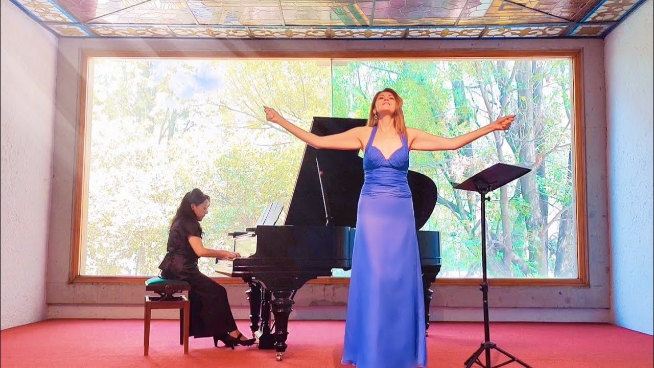 "Depuis le jour." G. Charpentier. Vanessa Amaro ft. Katia Salazar. 🥰