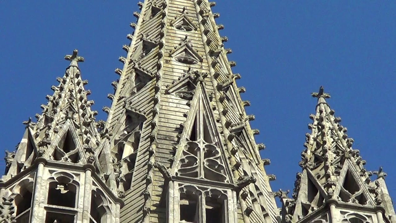 Cathédrale de Quimper: sonnerie partielle avec bourdon.