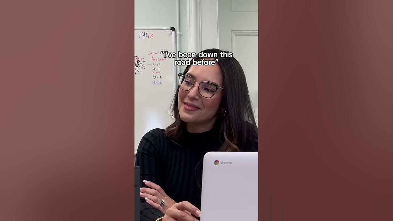 showing my spanish tutor my song who doesn't know i speak spanish #shorts #micahpalace showing my spanish tutor my song who doesn't know i speak spanish #shorts #micahpalace