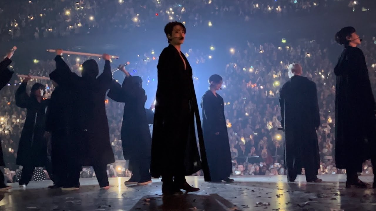 ATEEZ (에이티즈) - New World + Answer - DAY 2 PARIS 230308