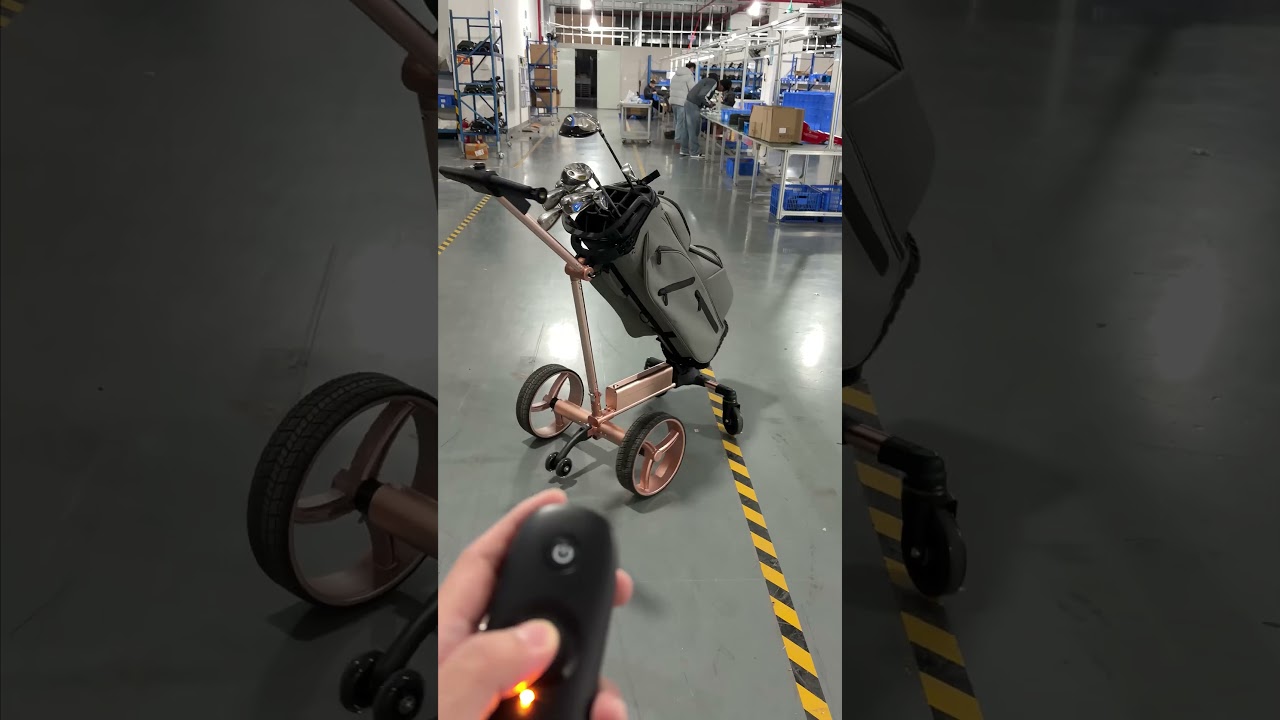 📱G1 travels light and offers three ways to move: remote, follow, and manual.  