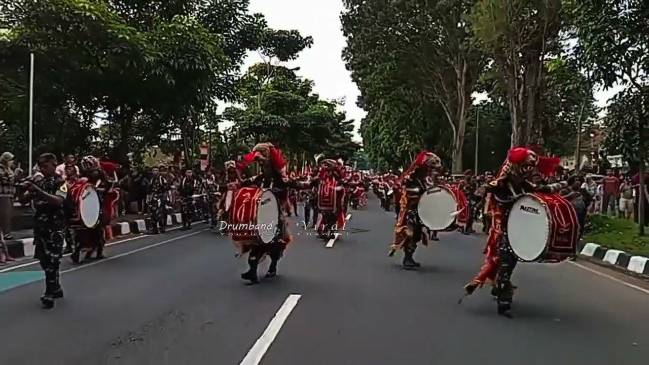 Drumband Taruna Akmil GSCL Tampil Keren Membawakan Lagu Prau Layar