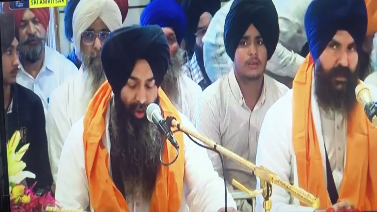 Bandi chhod din diyaan lakh lakh badhaiyan.. Harmandir Sahib ji ton..