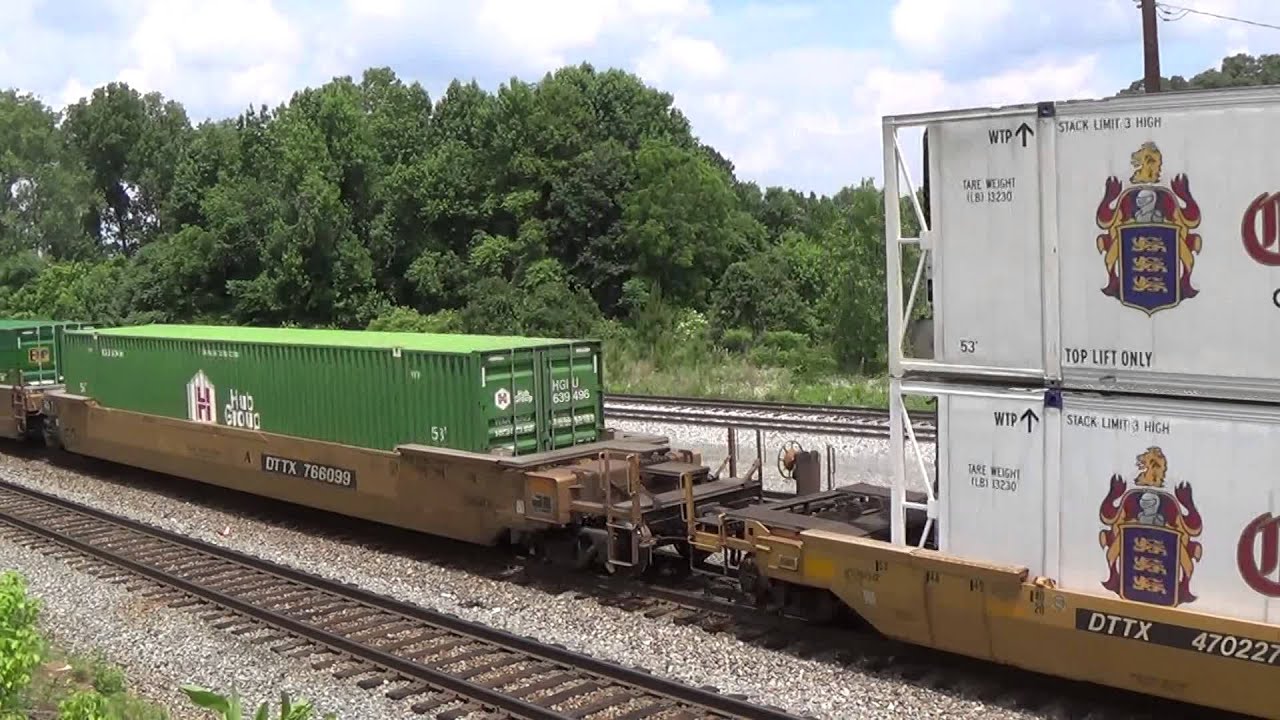 HD: NS 8124 leads NS Train 295 in Atlanta, GA