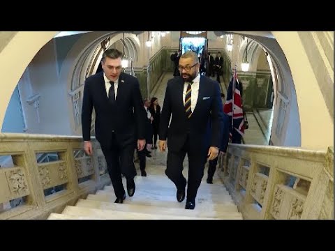 დიდი ბრიტანეთის საგარეო საქმეთა მინისტრი ჯეიმს კლევერლი საქართველოში და ღია გზავნილები
