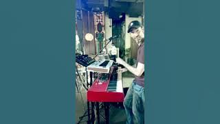 JJ Loops - Dubai live-looping duo