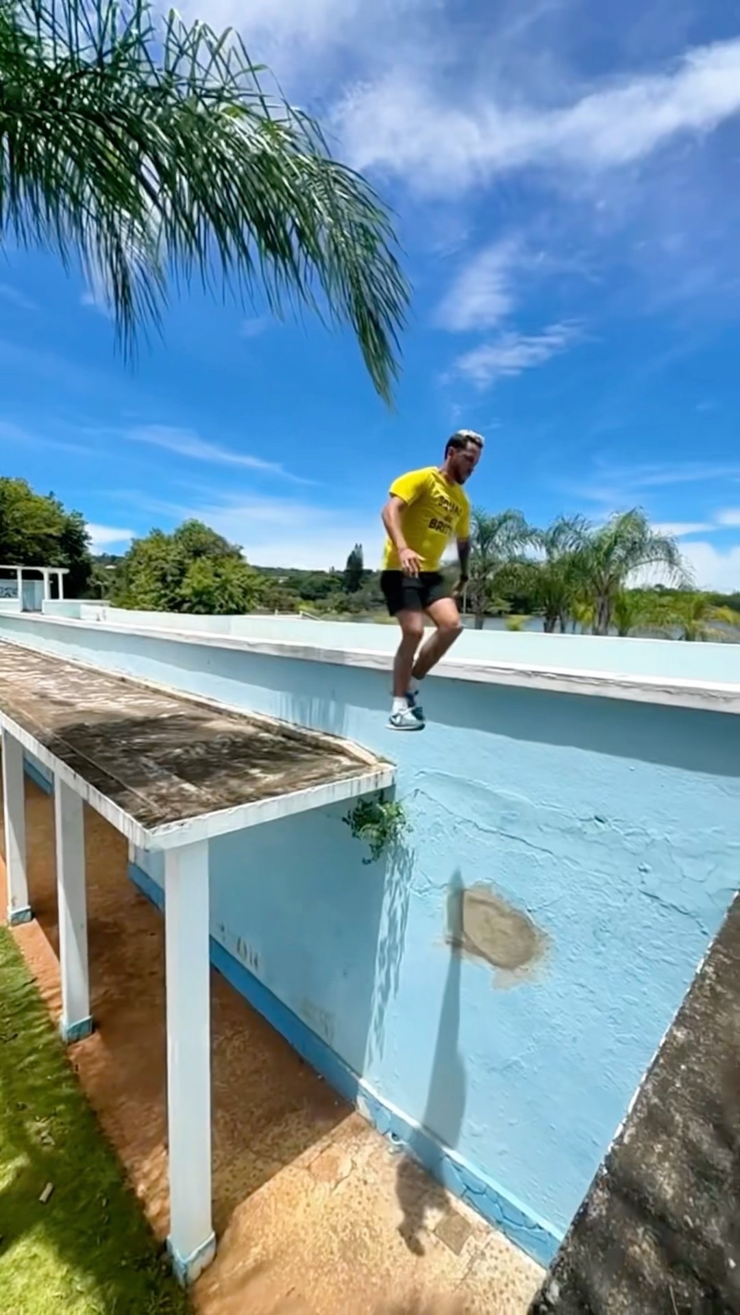 Spiderbritto fazendo parkour