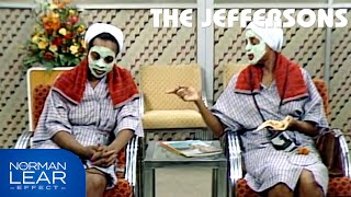 The Jeffersons Florence Gets A Facial With Gladys Knight The Norman Lear Effect