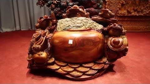 Tượng gỗ: Ngũ cóc chấn  chum tiền gỗ hương ta ôm đá tự nhiên cực đẹp | hàng ôm đá cực hiếm