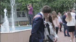 С кем танцевал Добродушный на последнем звонке Почему друг назвал его нищебродом Почему он заплакал