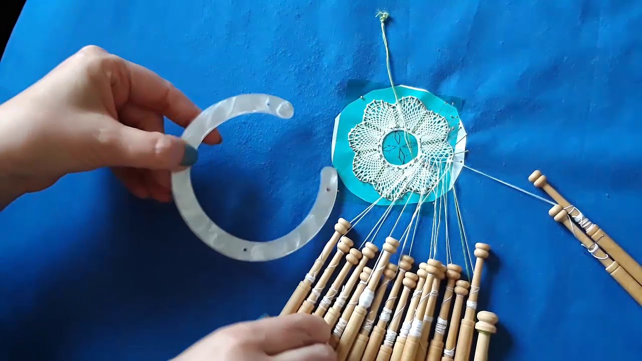 Encaje de bolillos: ¿Has oído hablar de la herradura?