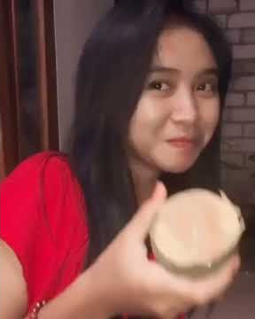 story wa viral cewek cantik makan mangga
