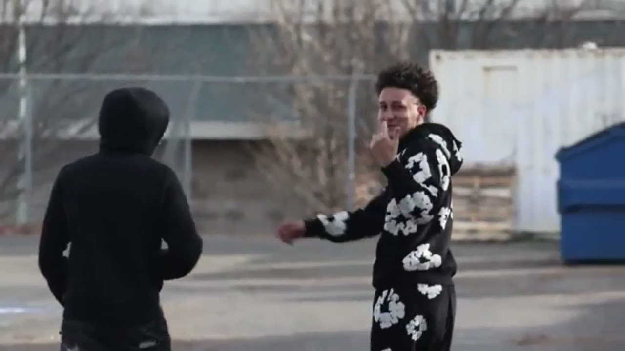 НАПРАВЛЯЮ ЛАЗЕР НА ГАНГСТЕРОВ (ПРАНК ПОШЕЛ НЕ ТАК)