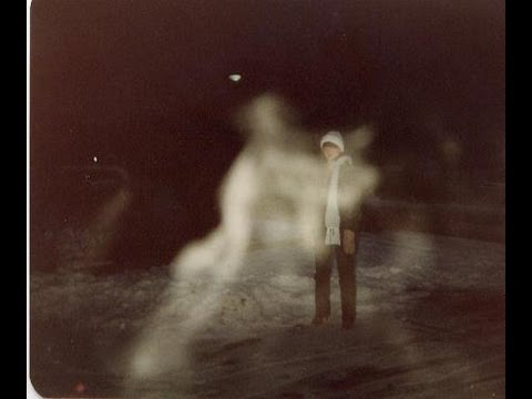 Video: Ghost Pictures: Fake Or Reality? See For Yourself! - Alternative View