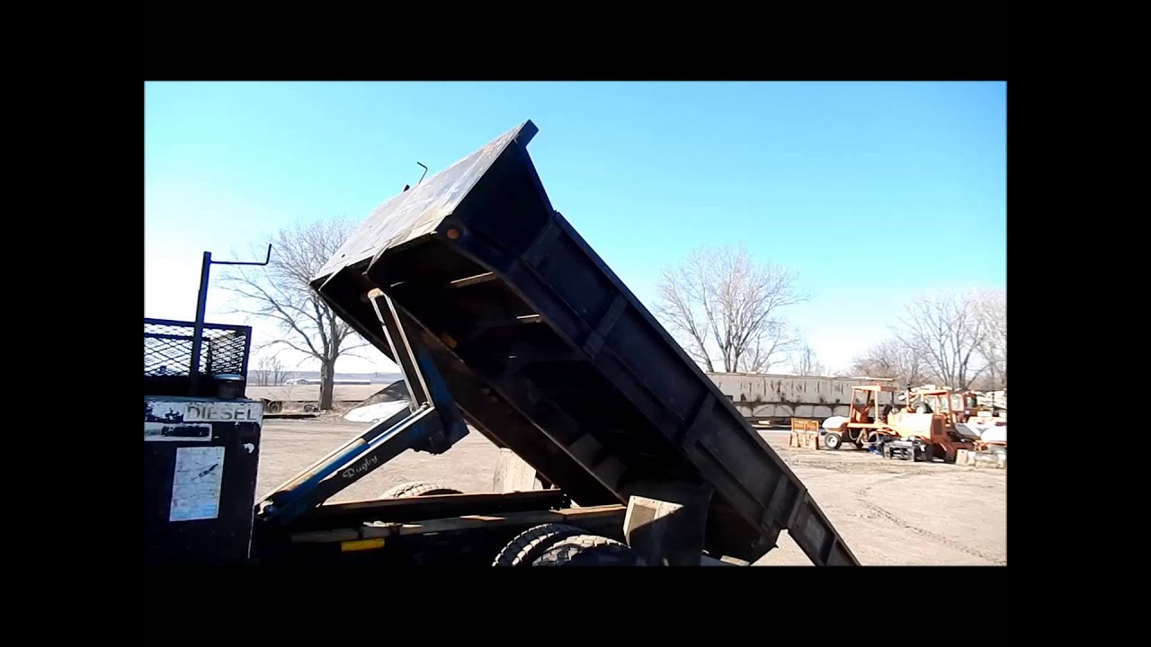 1989 Ford F700 Custom Cab dump bed truck for sale | sold at auction March 27, 2014