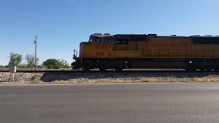 WB Union Pacific 4066 Leads Autorack Port Stack Intermodal Train in El Paso T...(Read Description)
