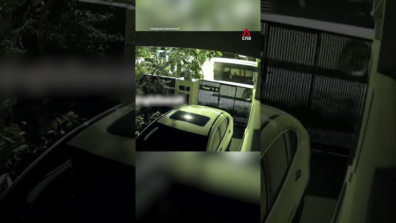 Go-Ahead bus makes wrong turn into Loyang landed estate, damaging multiple vehicles