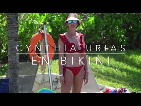 Cynthia Urias en en bikini Exclusiva de OMG! 😮😍😜