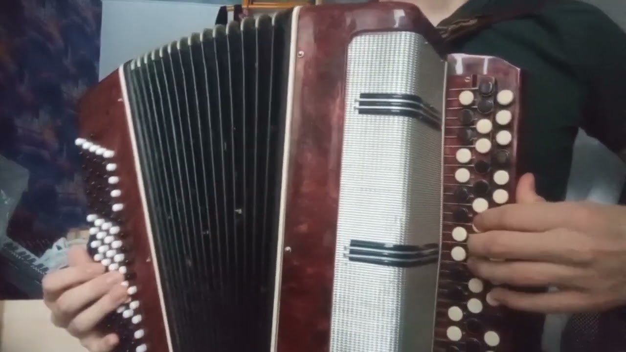 Мана мар (Not mine) Chuvash song on accrodionn
