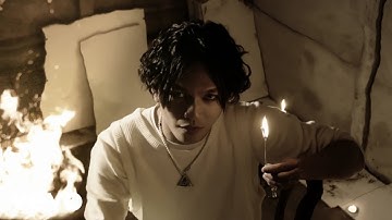 CharliƎ - Vile (Official Music Video)