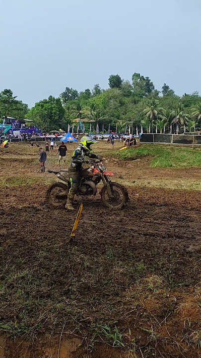 JOKI WANITA INI LUAR BIASA#grassindonesia #motocross #subscribe #mxindonesia #grasstrack #like #fyp