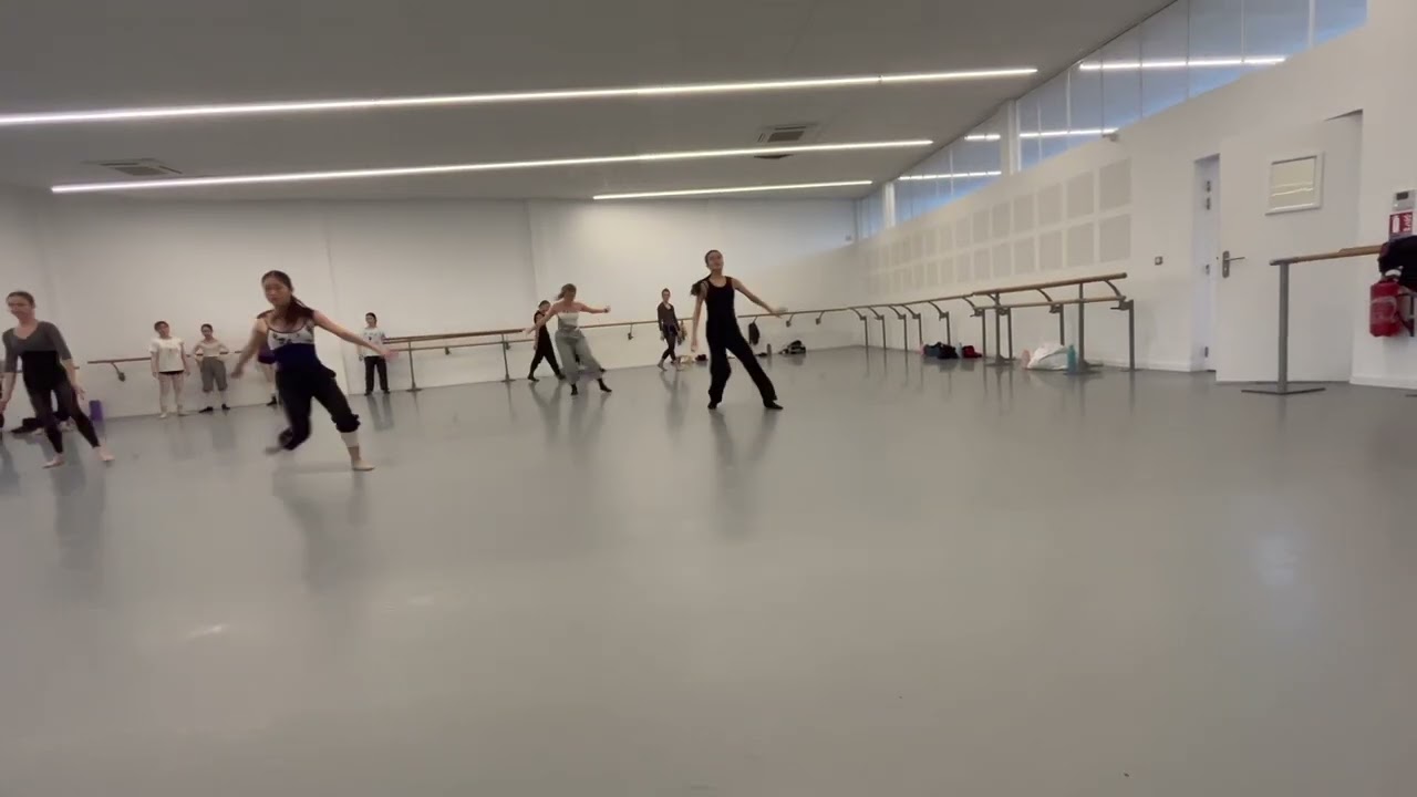 Dance modern class : Technique Horton - Julien mercier