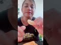 comiendo mandarina