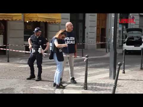 Video Milano: operaio cade da palazzo, è gravissimo. Le immagini dal luogo dell'incidente