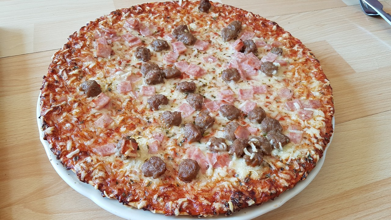 Grandiosa Frozen Pizza With Meatballs And Ham