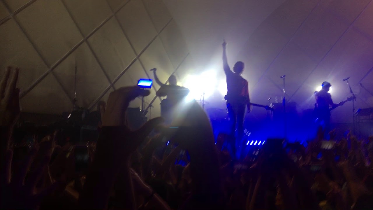 5 Seconds of Summer - Jet Black Heart live at Sao Paulo 06/06/118 - YouTube