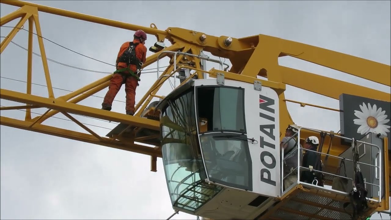 Mobilkran LTM 1300 6.2 - Montage  Potain MDT 269  - Zeitraffer