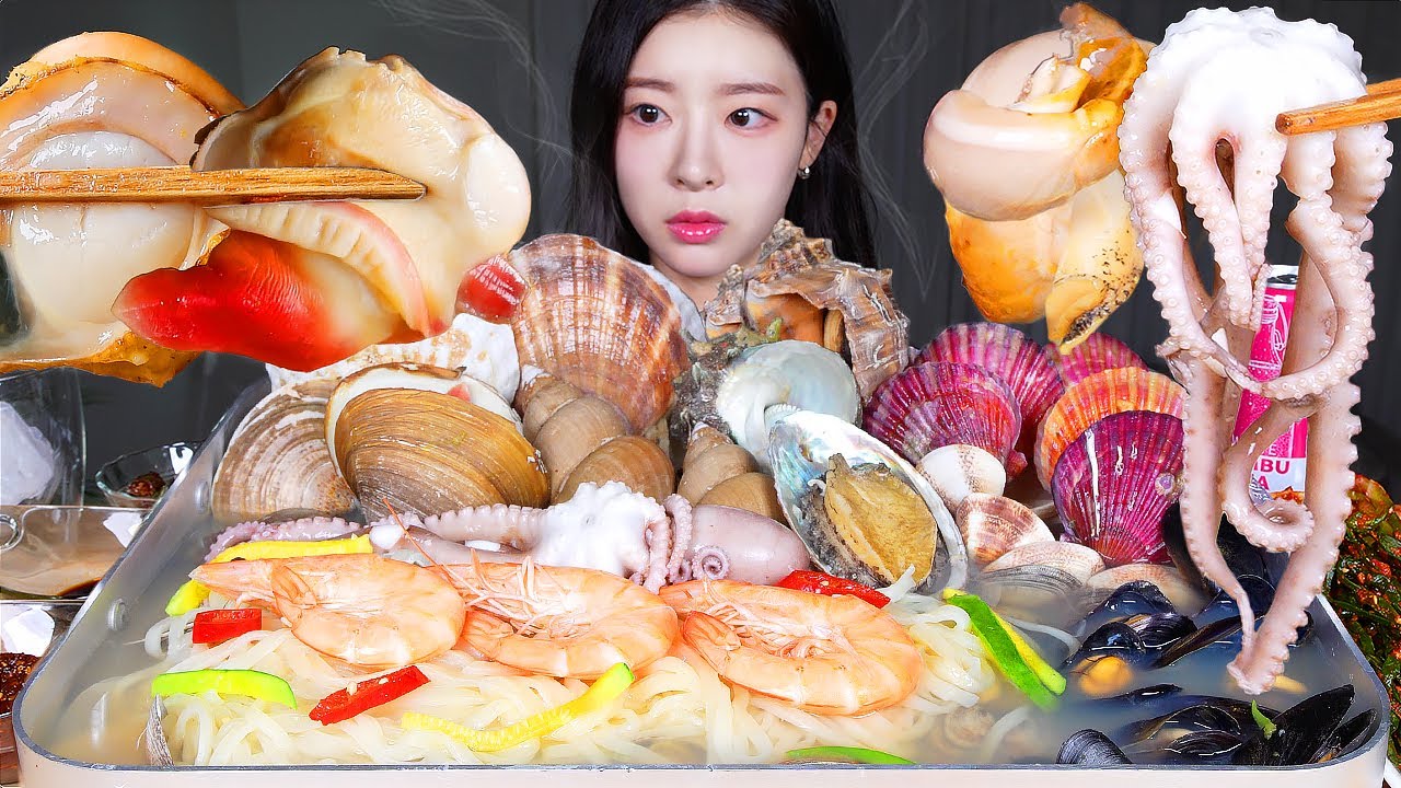 ASMR MUKBANG | Массивный суп с лапшой из морепродуктов (Калгуксу) 🐙🦐🐚 13 видов! Моллюск, Осьминог