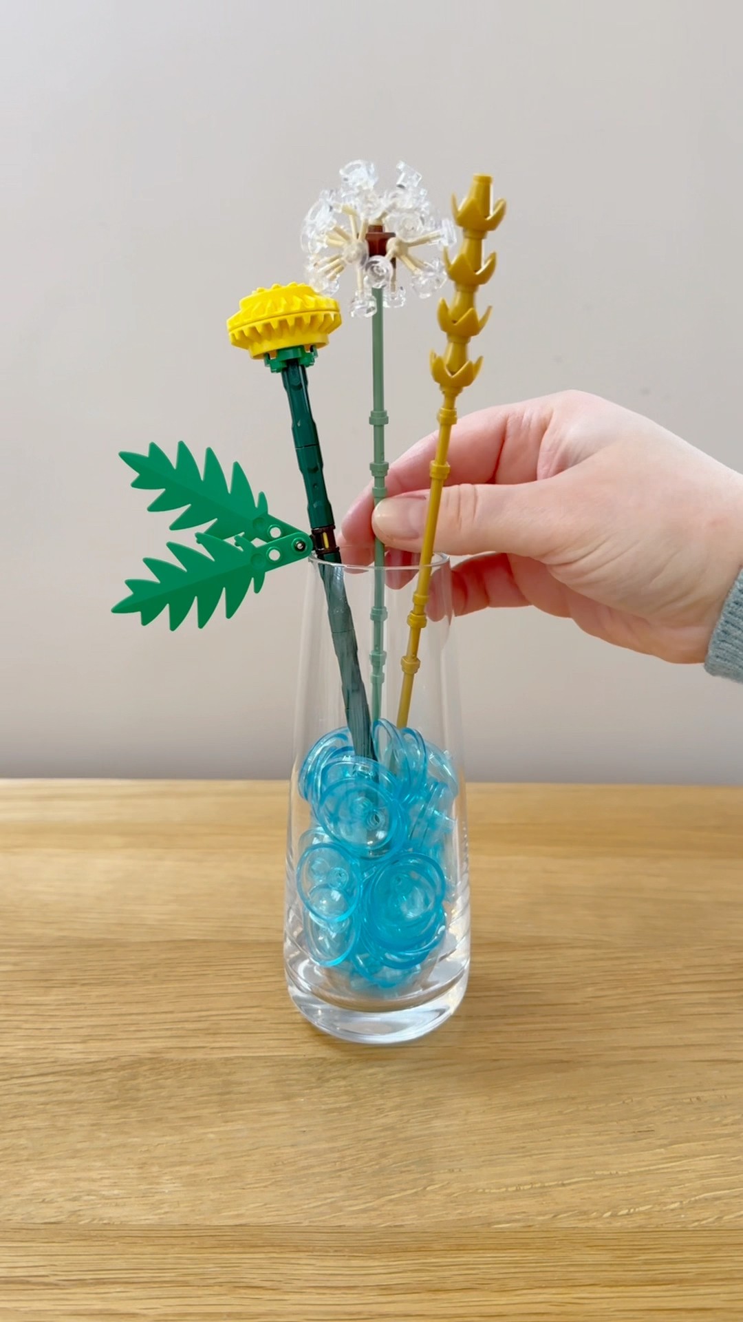 The Tiniest Lego Botanicals Set | Field Flowers 30701 - YouTube