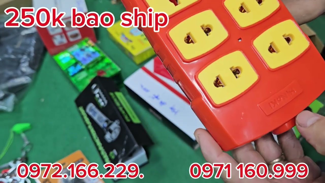 2 Khai xuân đầu năm, giảm giá nhiều mặt hàng