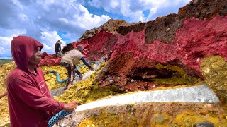 RICH SUDDENLY FIND TREASURE! GOLD IN THE RED EARTH..REALLY AWESOME | GOLD FOUND IN GROUND