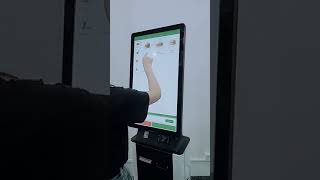 restaurant ordering kiosk with software screenshot 4