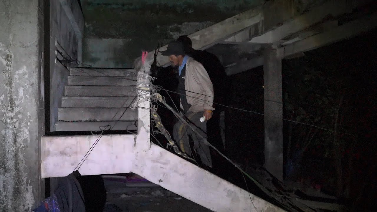 Nửa Đêm Tìm Gặp Người Đàn Ông Sống Nhà Hoang Nhặt Xac Động Vật Ở Bãi Rác